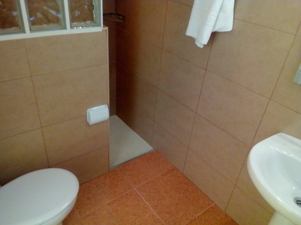 Hostal Lleida Calafell Luaran gambar